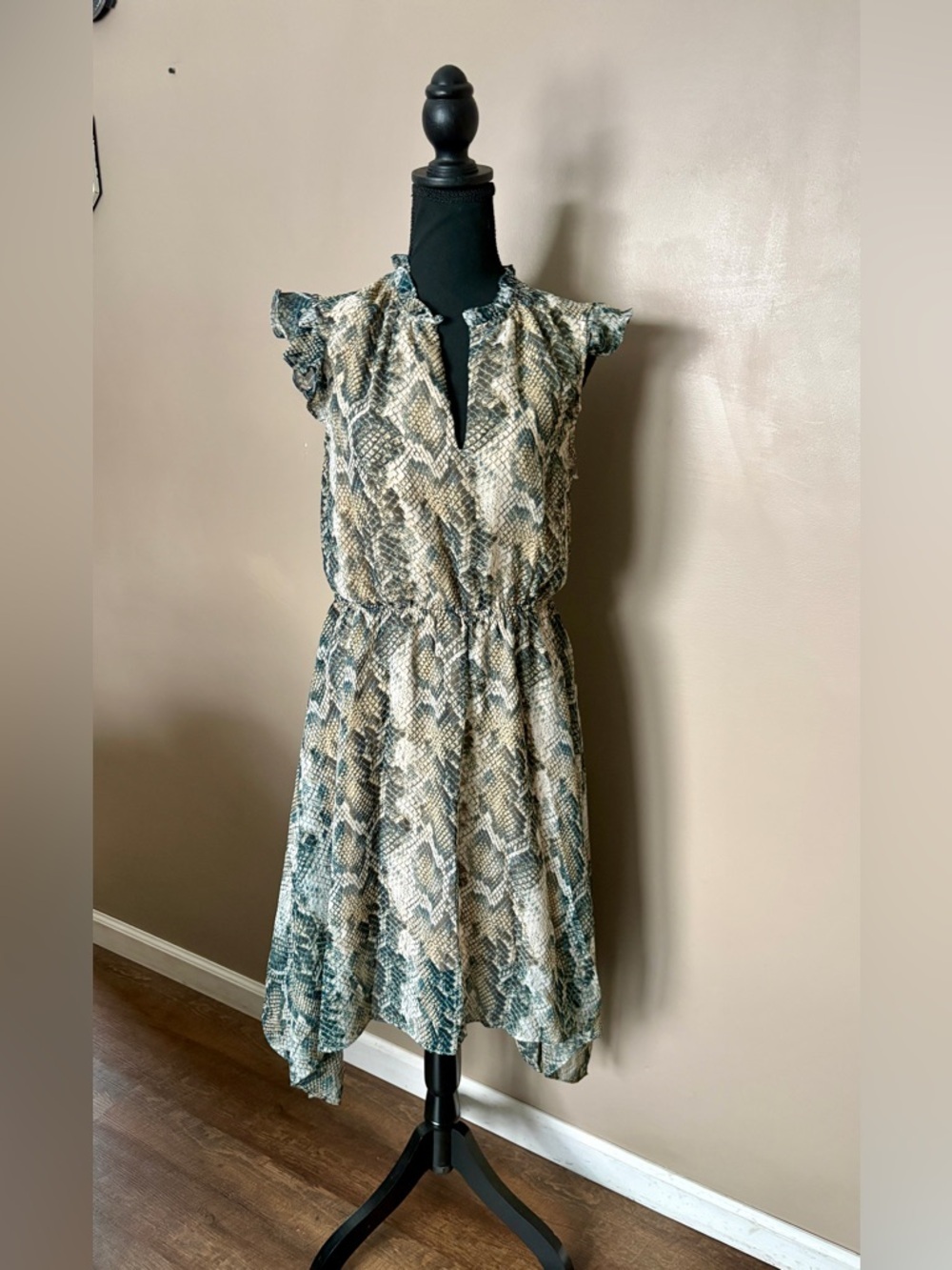 STEVE MADDEN Allegra midi dress chiffon ruffle sleeves snakeskin print sz M NWOT